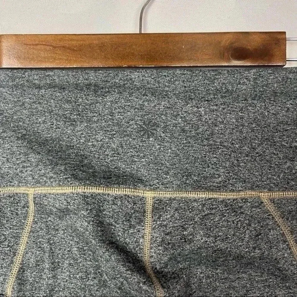 Athleta Gray Salutation Stash Full Length Athletic Leggings XS - Picture 5 of 5